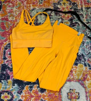 Lululemon bra and leggings orange set!(WORN) thumbnail 1