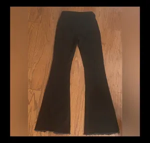 Black high rise rugged jeans- Size Small -Tall. gently warn& are in excellent condition. measurements approximately 13” waste x 44” long x 10” rise. Non smoking home. priced to sell at as is condition. Don’t like my price, make reasonable offer! And thank you for checking my closet. thumbnail 2