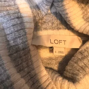 LOFT Striped Turtleneck Sweater Women's‎ Size S Gray White Cozy Knit Pullover thumbnail 2