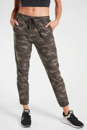 Athleta Camo Farallon Jogger Women’s Size 8 thumbnail 1
