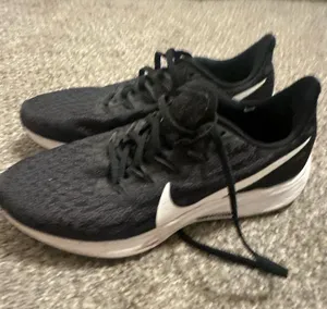 Black Nike Pegasus Zoom Running Shoes thumbnail 1