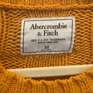 Abercrombie & Fitch Cable Knit Sweater Gold Orange Crewneck size M Women thumbnail 4