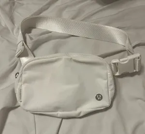 Lululemon Belt Bag stealth warrior thumbnail 1