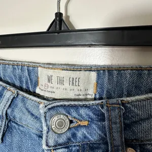 Free People Relaxed Heritage Flare‎ Jeans Women's 25 Blue Button Fly Distressed thumbnail 2