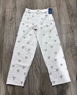 Universal Threads Sailor Straight Heart Jeans Size 6 NWT thumbnail 1