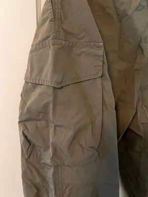 Uniqlo Cargo Green Pants thumbnail 2
