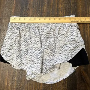 Lululemon Pleat To Street Shorts thumbnail 7