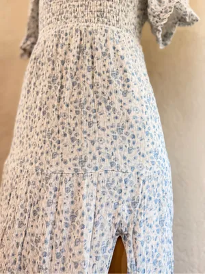 Abercrombie & Fitch light blue floral midi dress features a ruched bodice XS thumbnail 7
