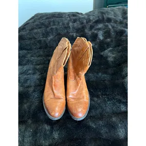 Frye Reina Western Ankle Boots Pointy Toe Cognac Brown Leather 8.5 B 8.5B thumbnail 2