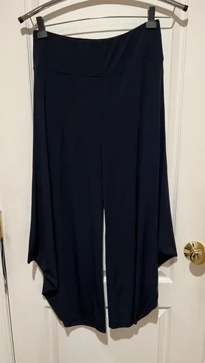 G.i.l.i pants - xs. Length approx 36”. Wide leg. thumbnail 1