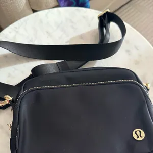 Lululemon Athletica Black Crossbody Bag thumbnail 3
