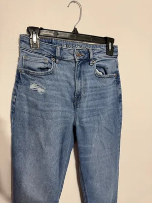 American Eagle stretch mom Jean high-rise light washed denim size 2 thumbnail 3