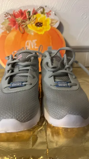 Women’s sketchers Gray Size 7 thumbnail 2