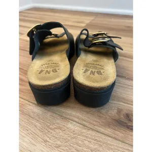 DNA Footwear Black Leather Platform Buckle Slide Sandals Gold Buckles Size 38 thumbnail 5