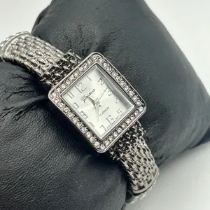 Geneva Platinum Women’s Fashion Watch Working New Battery thumbnail 4