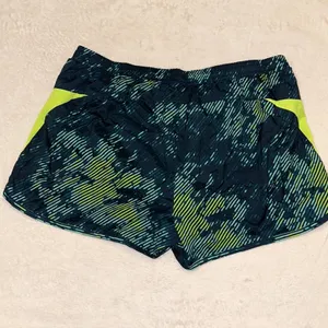 Old Navy Active Women’s Athletic Shorts Size Medium‎ thumbnail 4