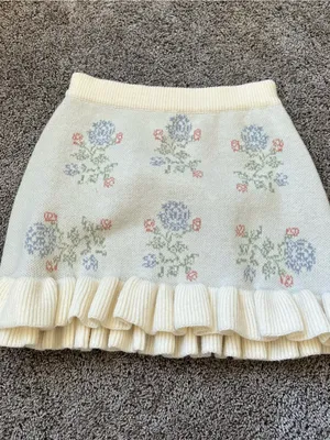 Cream Floral Knit Skirt Set with Ruffle Details thumbnail 7