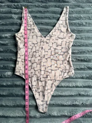 Babaton Aritzia Contour Double V Bodysuit Size S Abstract Print Dopamine Y2K thumbnail 5