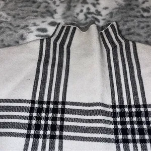 Tahari Mockneck sweater thumbnail 5