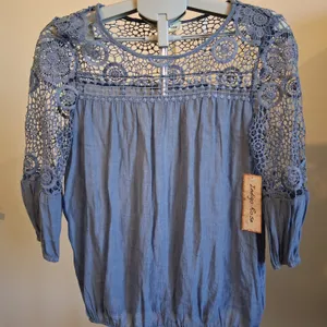 NEW Indigo Rose Delicate Dusty Blue Crochet Women's Top 3/4 Sleeves size Small thumbnail 1