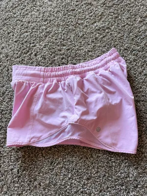 Lululemon Hotty Hot Shorts 2.5" Low-Rise Lined 8 thumbnail 3