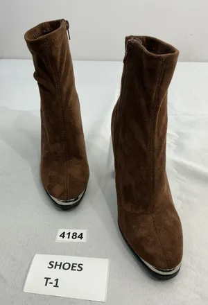 Womans Forever 21 Pull On Ankle Boots 7.5 Side Zip Block Heel Silver Accent NWOT thumbnail 1