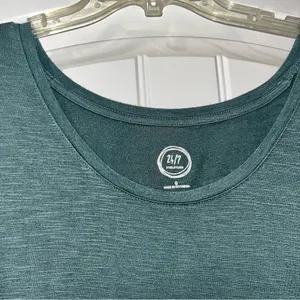 Maurice’s 24/7 Green Short Sleeve Tee Women’s Small thumbnail 2