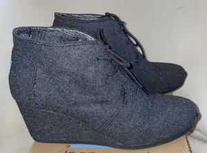 TOMS Womens 8.5 Desert Wedge Grey Wool Lace Up‎ Ankle Booties Preppy Western thumbnail 1
