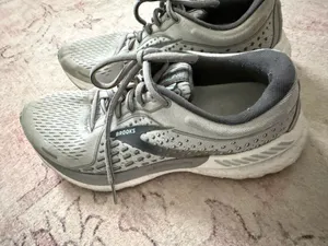 Brooks Running Shoes thumbnail 3