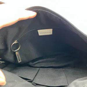 Liz Claiborne vintage Black Textured Shoulder Bag with Adjustable Strap thumbnail 7