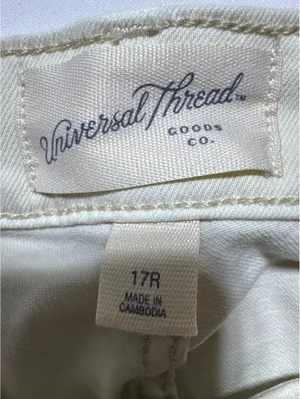 Universal Threads High Rise Skinny Jeans in Cream - Size 17R thumbnail 2