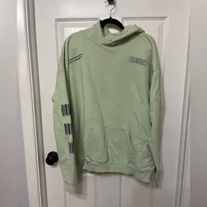 THE MAYFAIR GROUP: It Costs Zero Dollars to‎ be a Nice Person Hoodie one size thumbnail 6