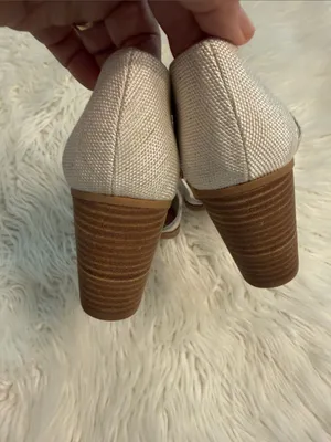 TOMS Cream Canvas Cross-Strap Block Heel Sandals size 9 BNWOT thumbnail 4