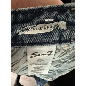 Seven7 Gusset High Waist Ankle Barrel Jeans in a medium-blue wash Size 8 thumbnail 6