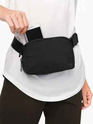 LULULEMON Everywhere Belt Bag in Black NWOT thumbnail 10