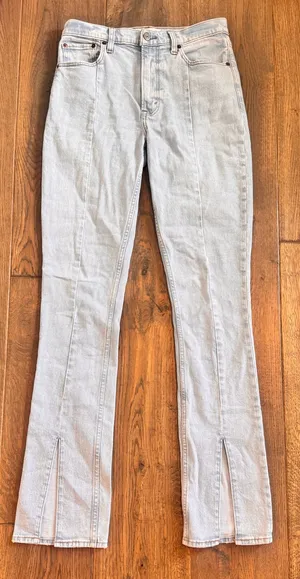 Abercrombie & Fitch The Skinny High Rise Split Hem Jeans Light Wash thumbnail 2