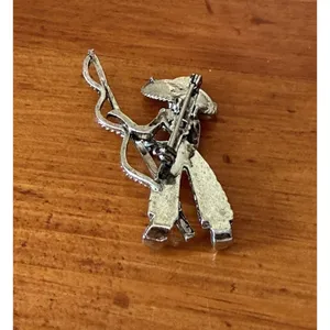 Vintage Silver Tone Mexican Vaquero Brooch Sombrero Cowboy Figural Pin thumbnail 7
