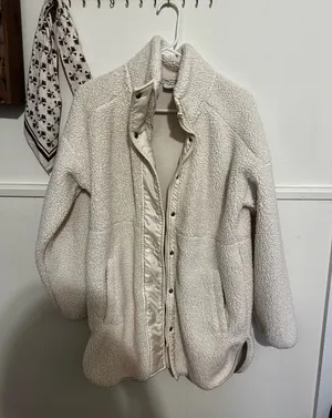 White Sherpa coat thumbnail 1