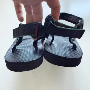 Teva Sandals size 10 thumbnail 4