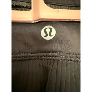 Lululemon Black Pleated Splatter Print Tennis Skort Size 4 Activewear Skirt flaw thumbnail 6