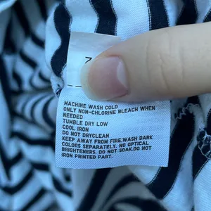 Uniqlo Y2K M Stripes T Shirt Short Sleeve Top Formal Casual Streetwear 100% thumbnail 5