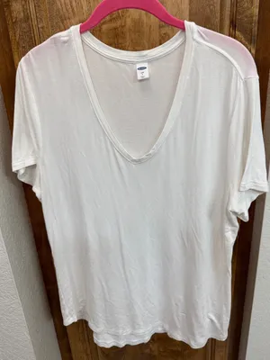 Old Navy White V-Neck Luxe Short Sleeve Tee Size Large thumbnail 1