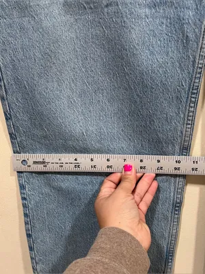 NWT Abercrombie & Fitch The '90s Relaxed Jeans in a high-rise style size16 short thumbnail 4