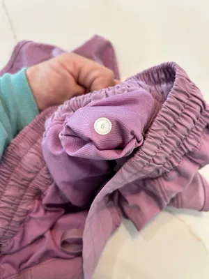 Lululemon 2.5" Hotty Hot Low Rise thumbnail 4