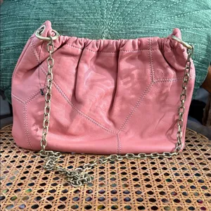 Free People Something Good Dusk Coral Leather Antique Gold Chain Clutch Bag thumbnail 1