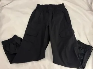Old Navy Cargo pants thumbnail 1