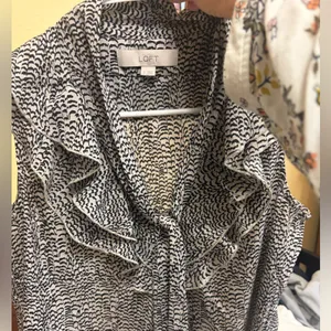 LOFT Black and White Patterned Blouse thumbnail 3