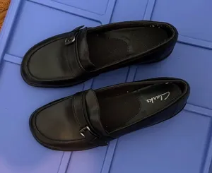 Clarks Black Leather Loafers Size 7 thumbnail 1