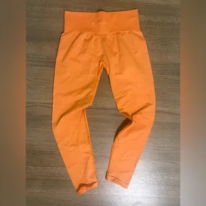 NVGT Sunset Orange Seamless Leggings: Size- Large thumbnail 4