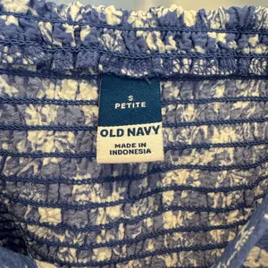 Old Navy Blue Floral Women's Top thumbnail 3